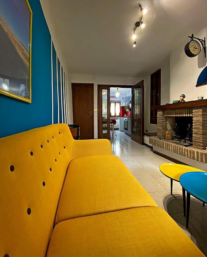 La Casa Colorata Apartment Citta di Castello Luaran gambar
